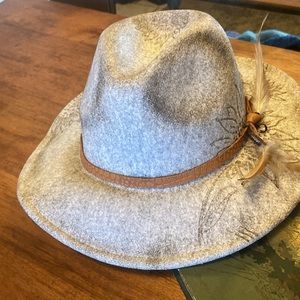🔥REDUCED🔥NEW Boho aged/distressed fedora/ ranch hat
